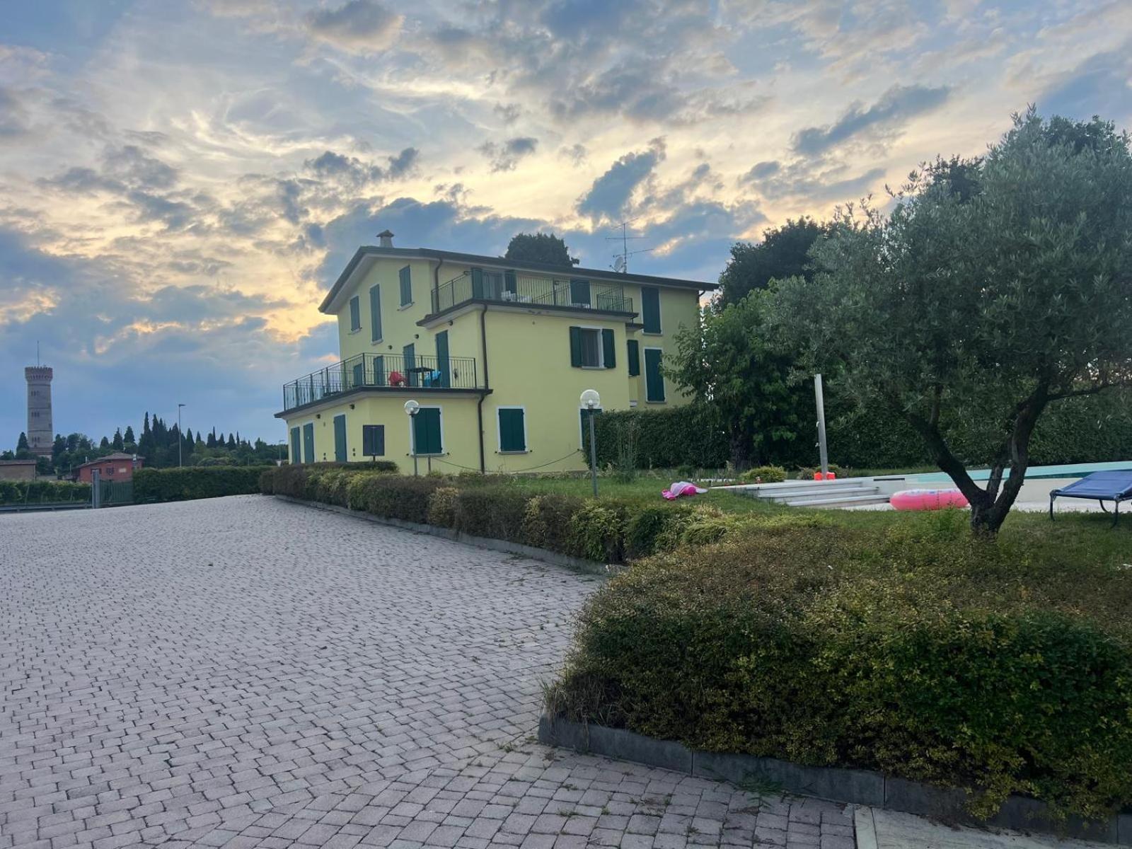 Albergo Quatro Pini Pozzolengo Eksteriør bilde