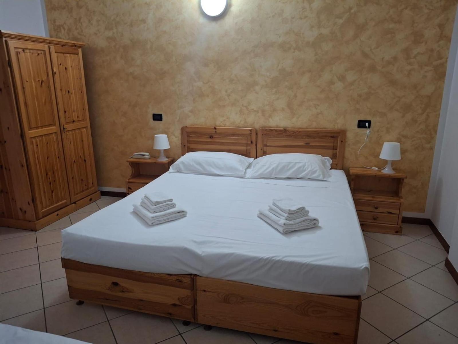 Albergo Quatro Pini Pozzolengo Eksteriør bilde